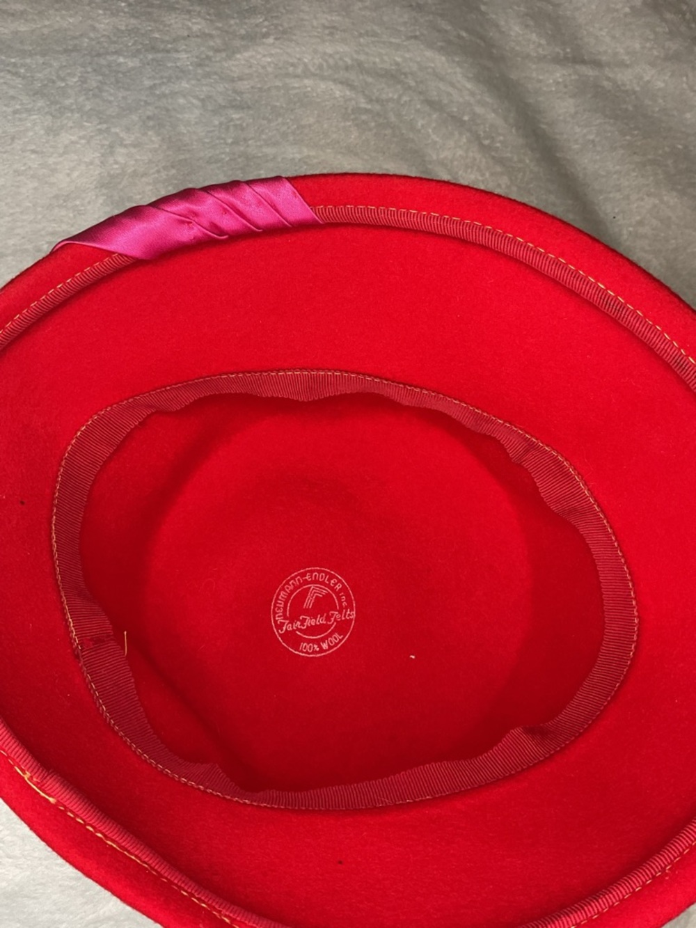 Vintage Newman-Endler 100% Wool Felt Cloche Hat | Red with Pink-Cream Ribbon - Picture 7 of 7
